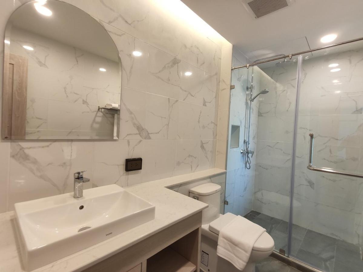 Nappiness Hotel - Sha Extraplus Bangkok Exterior photo